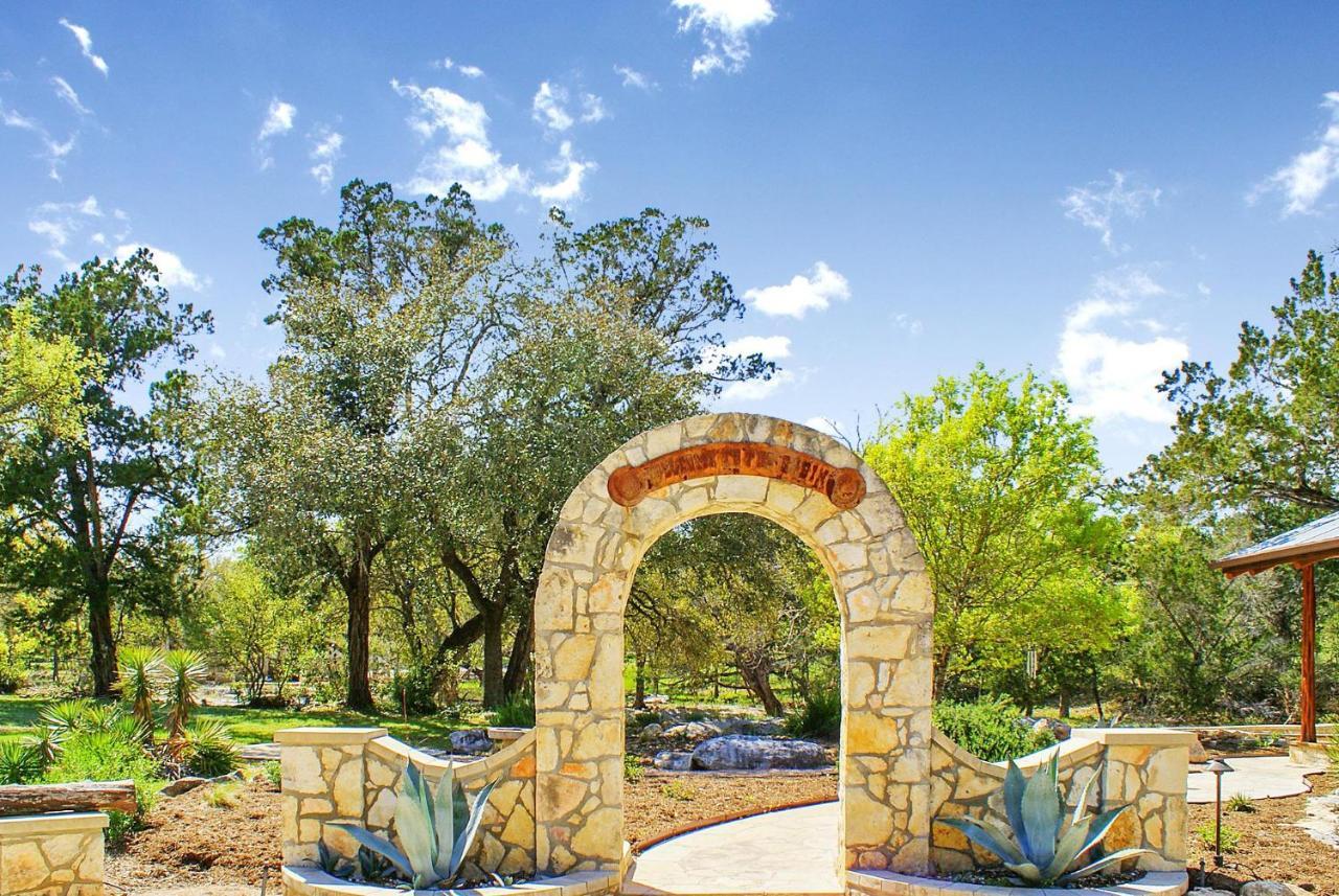 Creekside Falls Wimberley Exterior photo